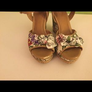 Fun comfortable platform